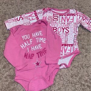Officially Licensed Dallas Cowboys Onesie Set. 6 month.
